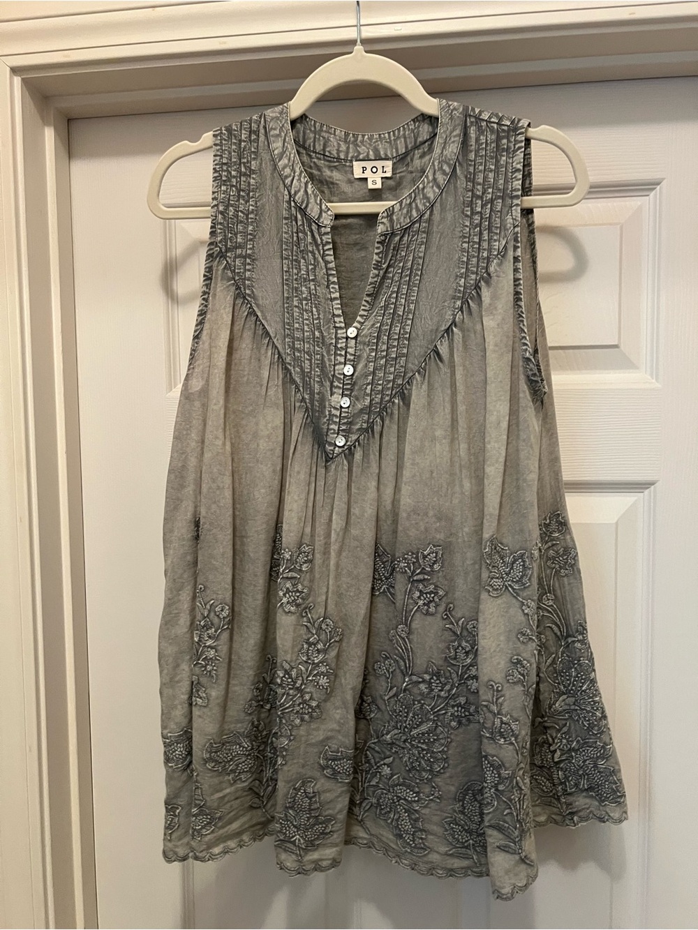 POL Gray Embroidered Sleeveless Pintuck V-Neck Blouse